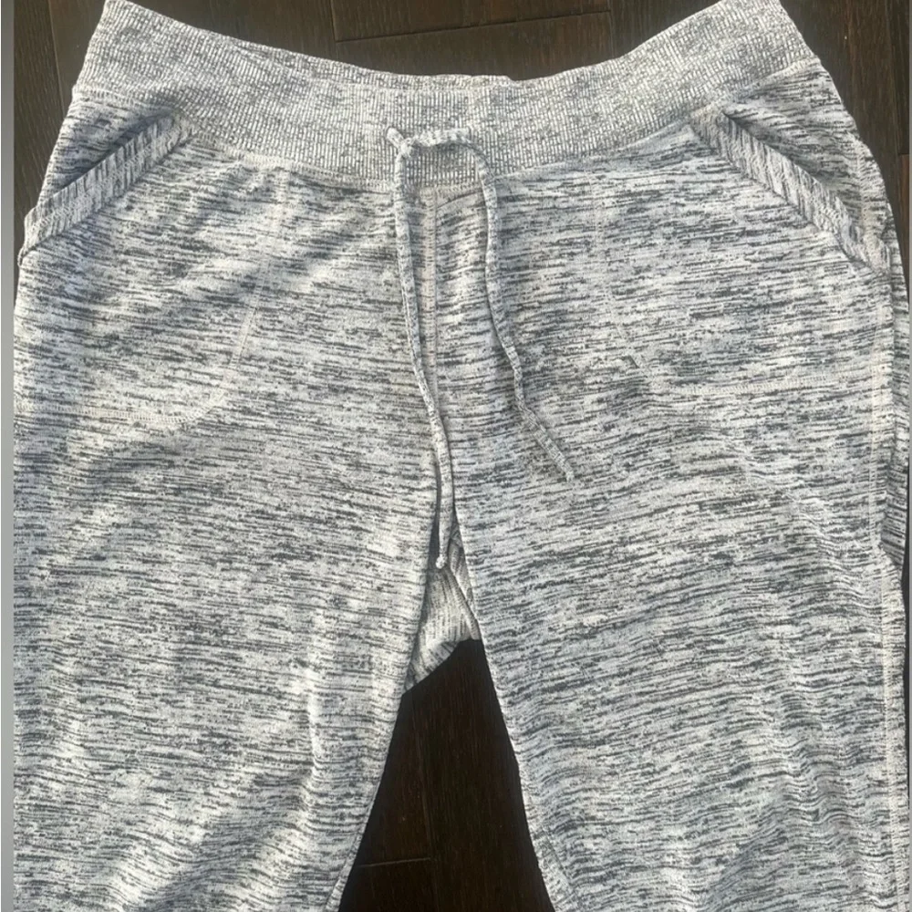 Athleta Gray Jogger Set - Picture 6 of 8